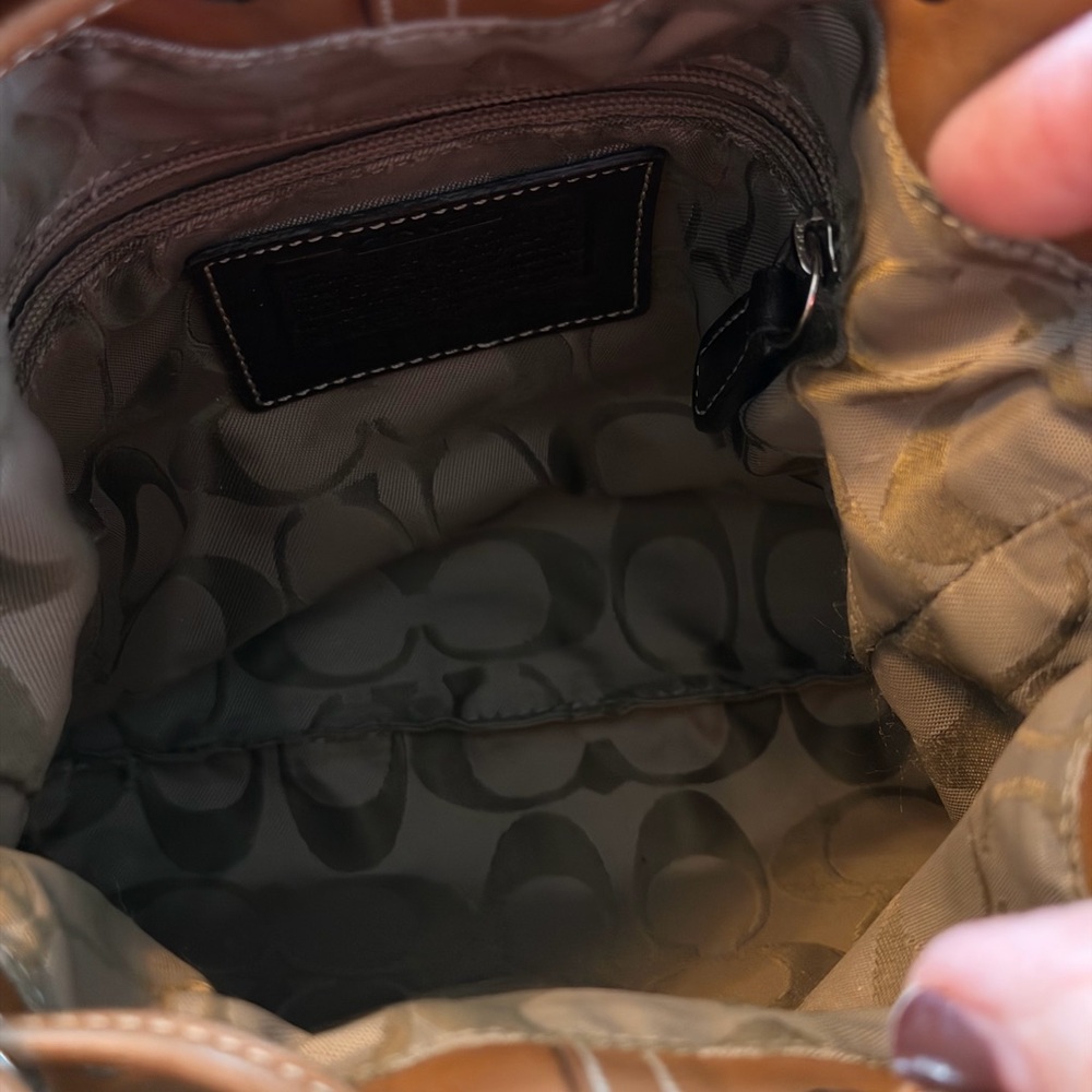 Coach Berkeley drawstring bag in light brown leat… - image 5